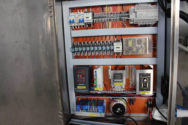 MESIN PENGISI 4 kepala (1).JPG