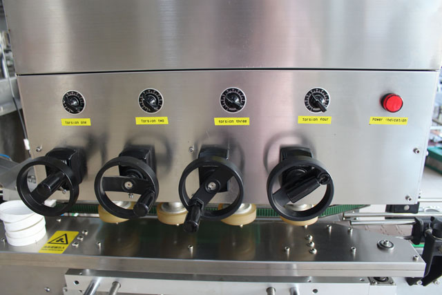 mesin penutup dengan pengangkat (2).JPG