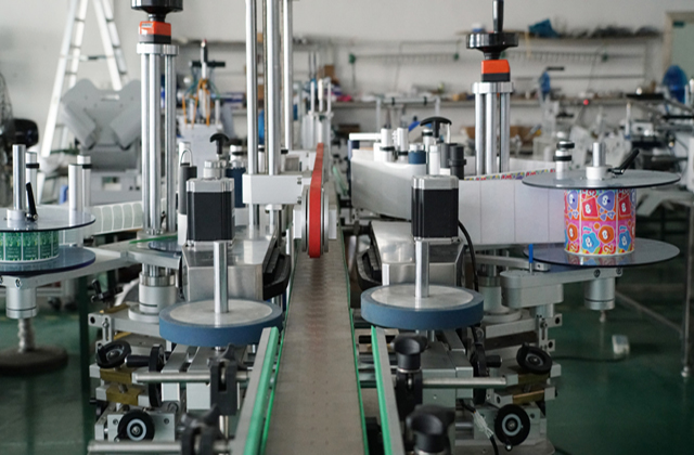 mesin pelabelan dua sisi.jpg