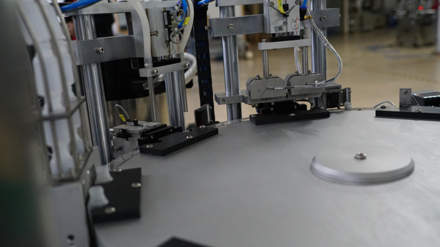 mengisi nosel dari dekat.jpg