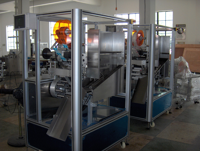 tubes labeling machine in stock mesin pelabelan tabung.jpg