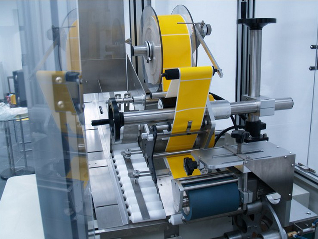 feeding tubes labeling process detail untuk mesin pelabelan.jpg