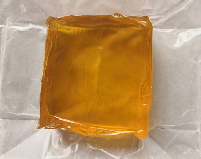 bahan lem panas meleleh.jpg