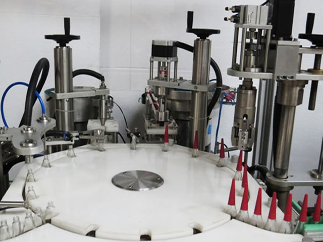 pengisian cat kuku dengan penutup putar.jpg