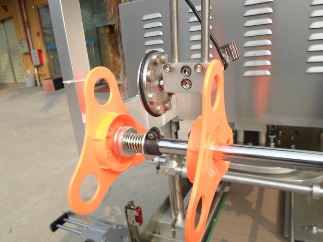 film roller rol untuk pemuatan film penyegelan.jpg