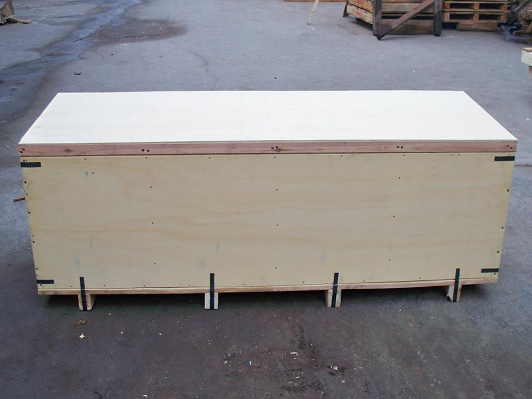 wooden case packaging machinery before shipping kotak kayu untuk mesin pengisi.jpg