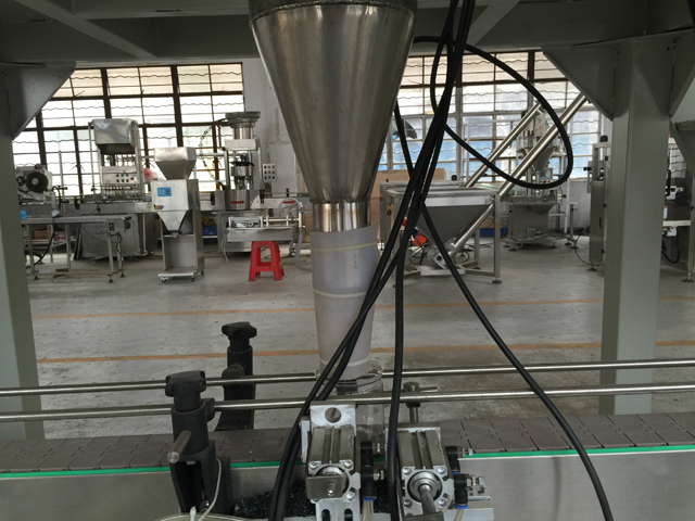 nozel pengisi untuk butiran pengisi.jpg