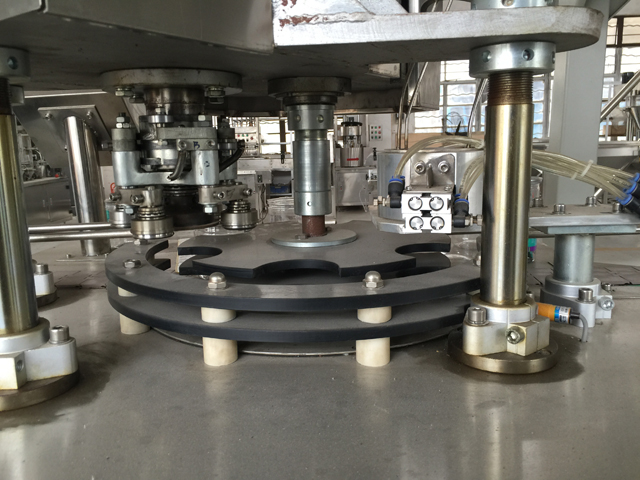 bagian penyegelan otomatis kaleng.jpg