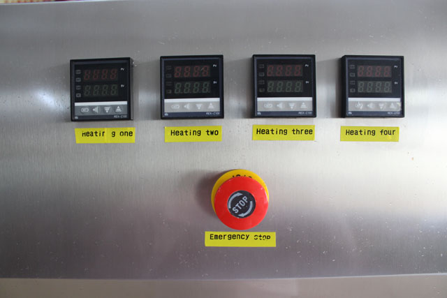 high speed automatic bottles screw capping machine tornillo de botella de nivelación de la máquina GAMBAR DEKAT MESIN PENUTUP SEKRUP.jpg