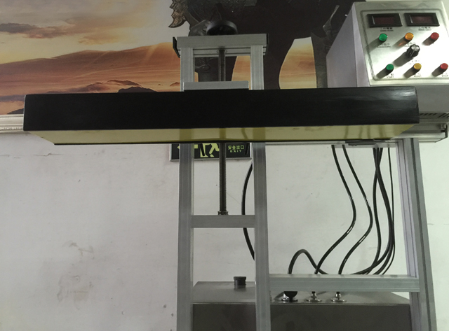 mesin penyegel induksi pendingin air.jpg