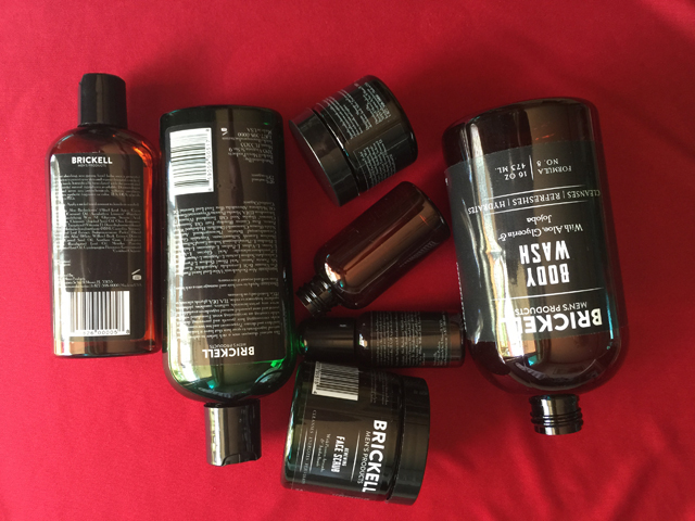 peralatan pelabelan bergulir untuk pelabelan botol.jpg