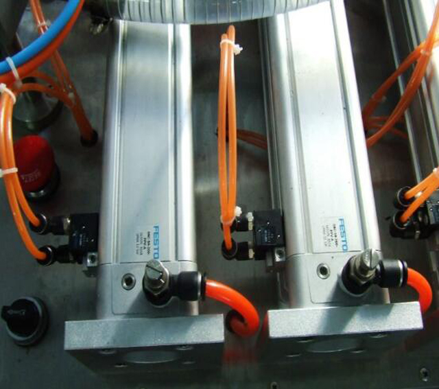 gambar dekat untuk mengisi mesin.jpg