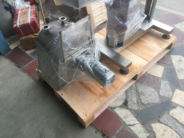 wooden case packaging machinery before shipping kotak kayu untuk mesin pengisi.jpg