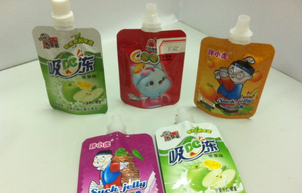 stand up bags for filling kantong cerat kepala tunggal yang diisi dengan hopper.jpg