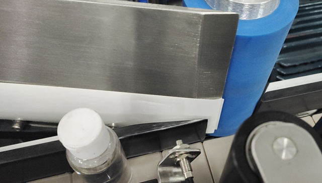 proses pelabelan untuk botol.jpg