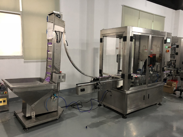 Mesin penutup mesin kosmetik.JPG