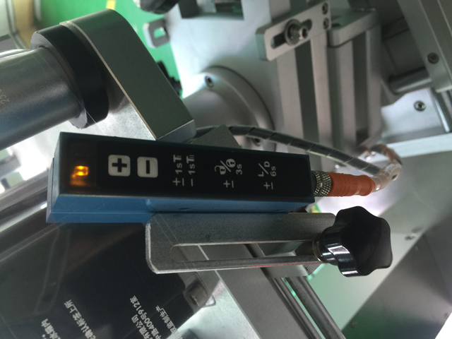 sensor untuk mendeteksi label transparan.jpg